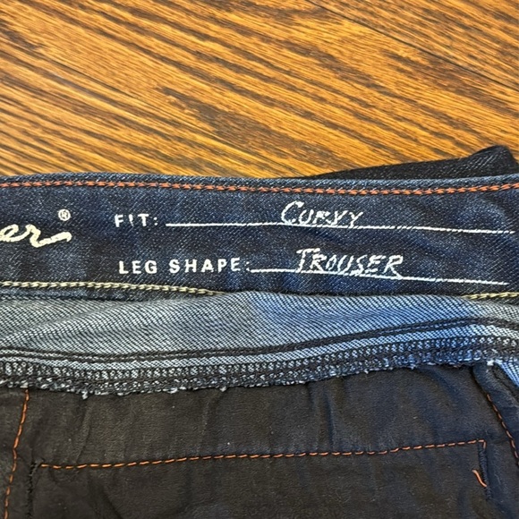 Eddie Bauer Women’s 6 Curvy Trouser Flare Denim Jean Dark Wash Specially Dyed - Picture 5 of 8